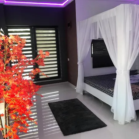 מלון דירות City Garden Black Sea 3*